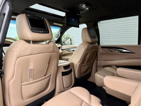 Used 2018 Cadillac Escalade ESV Platinum AWD/4WD image 20