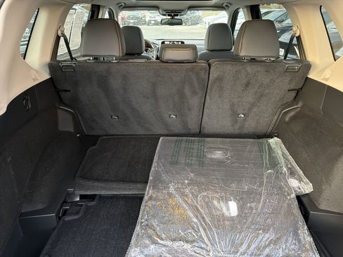 Used 2023 Nissan Rogue SL w/ SL Premium Package image 15