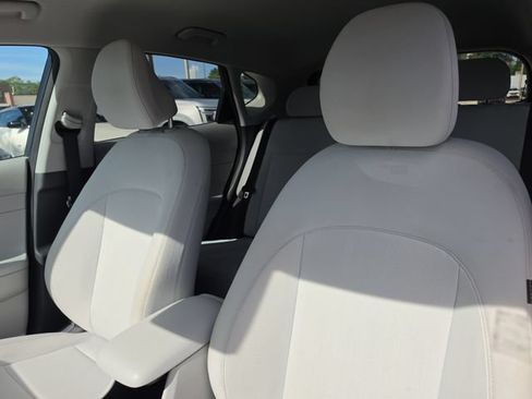 Used 2025 Hyundai Kona SEL FWD image 21
