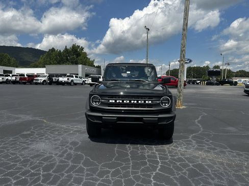 New 2025 Ford Bronco Base image 2