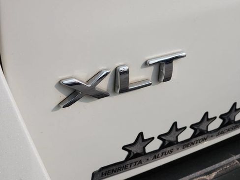 Used 2024 Ford Expedition XLT RWD image 12