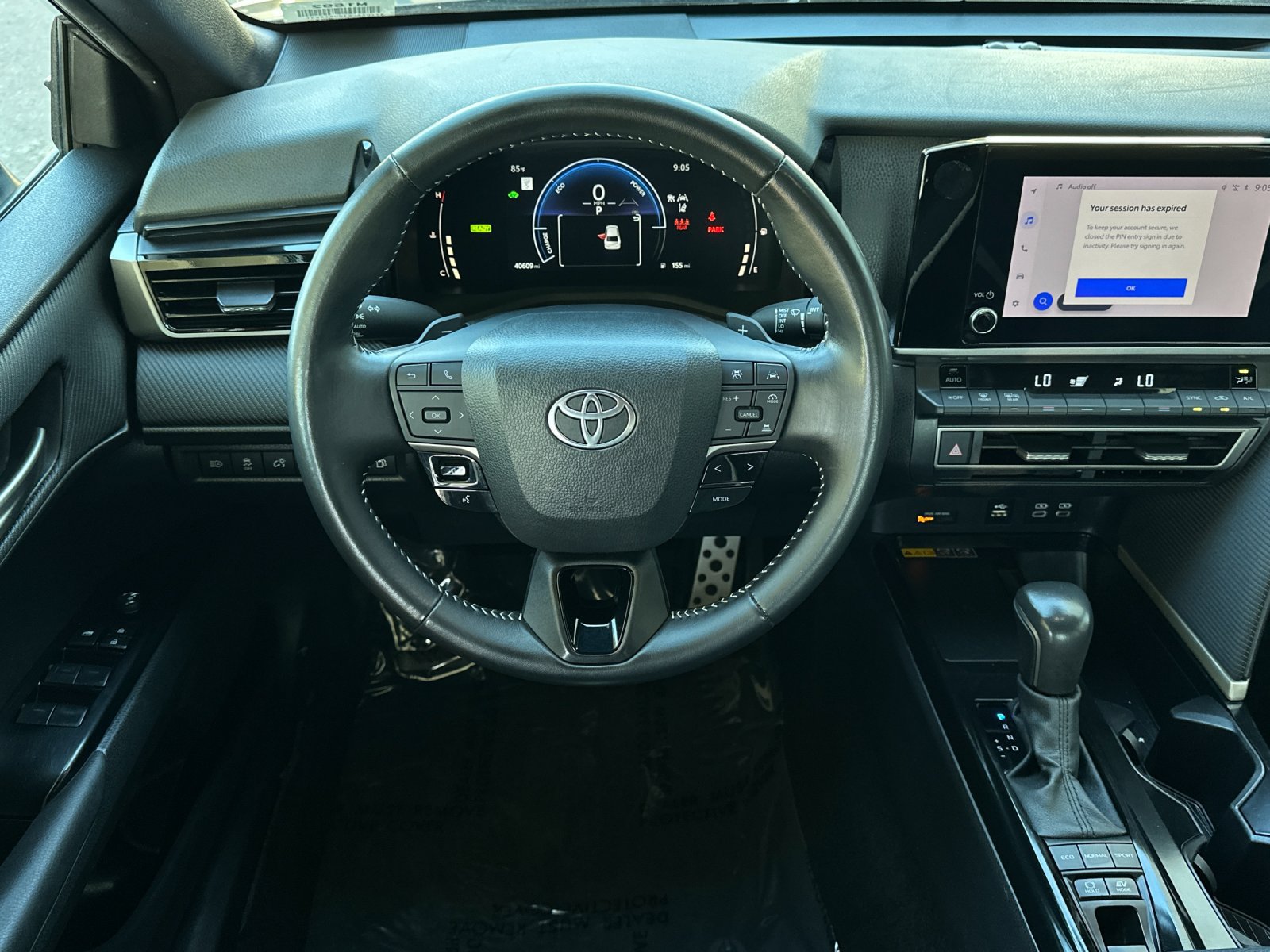 Used 2025 Toyota Camry SE FWD image 13