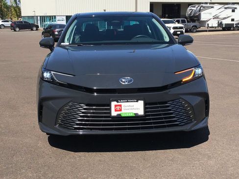 Used 2025 Toyota Camry XLE w/ Premium Package AWD/4WD image 11