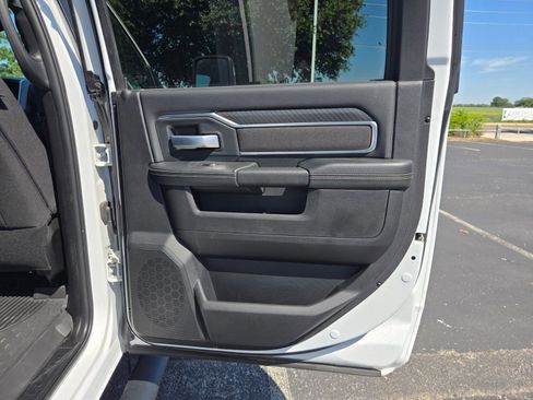 Used 2025 RAM 2500 Laramie AWD/4WD image 23