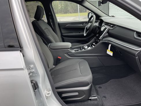 New 2025 Jeep Grand Cherokee Laredo X image 14