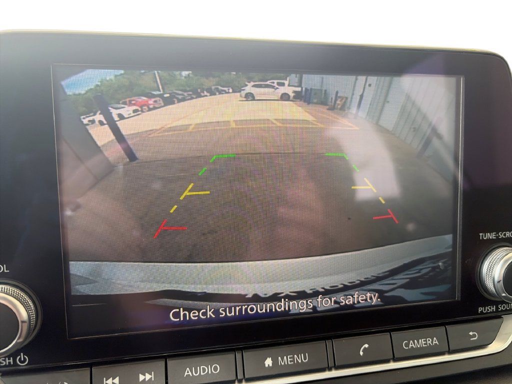 Used 2025 Nissan Altima 2.5 SV FWD image 15