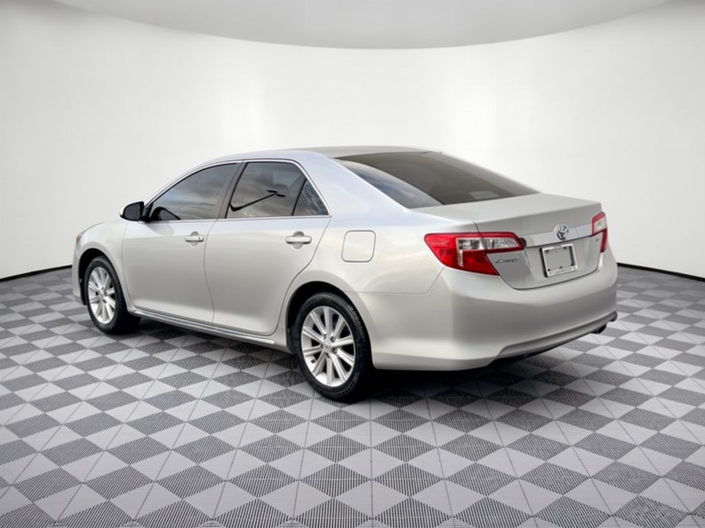 Used 2014 Toyota Camry XLE FWD image 3