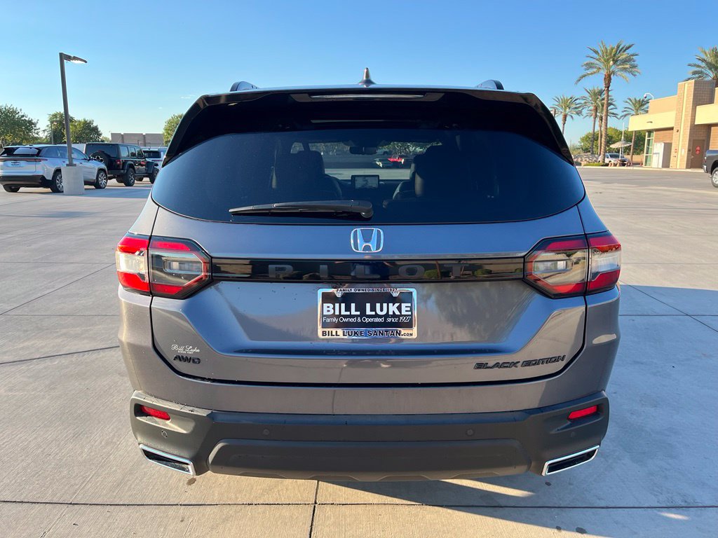 Used 2025 Honda Pilot Black Edition image 8