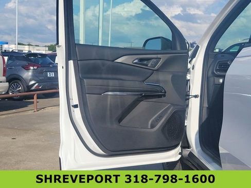 Certified 2025 Chevrolet Traverse LT w/ Midnight/Sport Edition FWD image 22