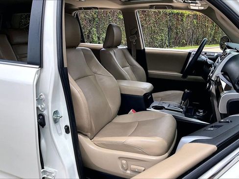 Used 2022 Toyota 4Runner Limited AWD/4WD image 7