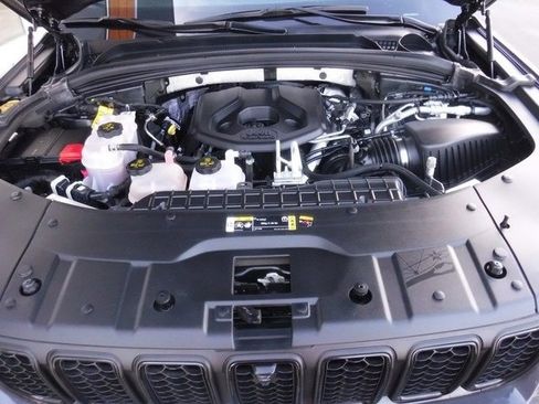 Used 2023 Jeep Grand Cherokee Trailhawk w/ Luxury Tech Group III image 9