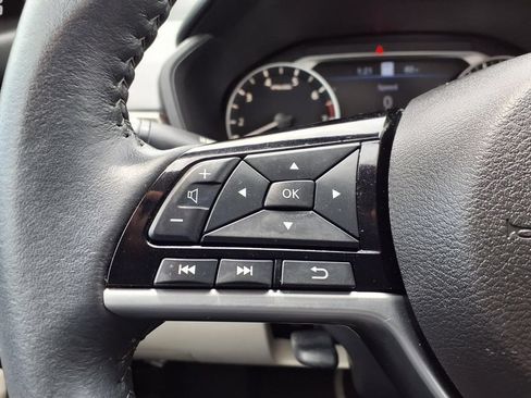 Used 2024 Nissan Altima 2.5 SV w/ SV Premium Package FWD image 13