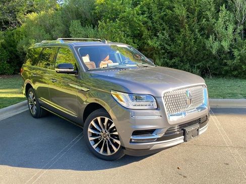 Certified 2021 Lincoln Navigator Reserve w/ Luxury Package AWD/4WD image 1
