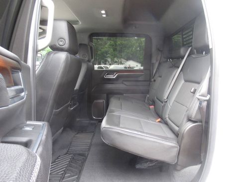 Used 2025 GMC Sierra 2500 Denali w/ Denali Reserve Package AWD/4WD image 17