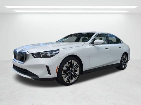 New 2026 BMW 530i w/ Premium Package RWD image 8