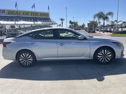 Used 2023 Nissan Altima 2.5 SV image 9