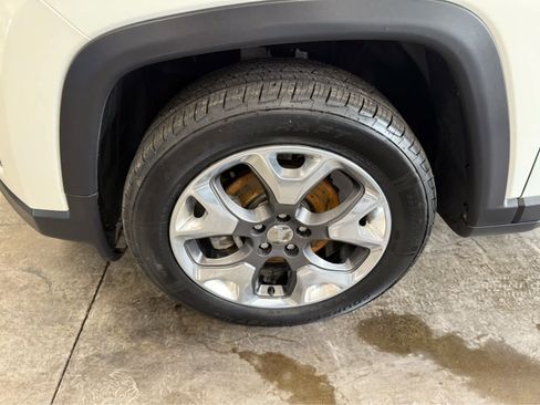 Used 2019 Jeep Compass Limited AWD/4WD image 34