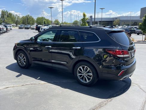 Used 2017 Hyundai Santa Fe SE AWD/4WD image 11