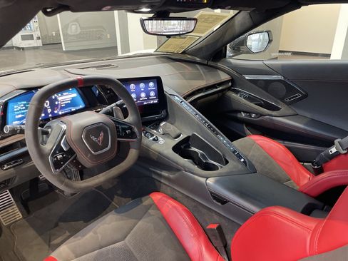 Used 2022 Chevrolet Corvette Stingray Premium Cpe w/ Z51 Performance Package RWD image 37