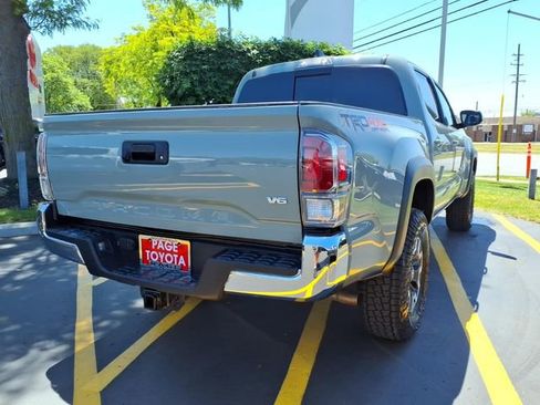 Certified 2023 Toyota Tacoma TRD Off-Road AWD/4WD image 8