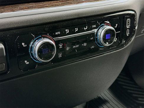 New 2026 GMC Sierra 1500 Elevation image 16