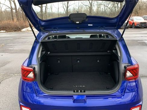 Used 2023 Hyundai Venue Limited image 26