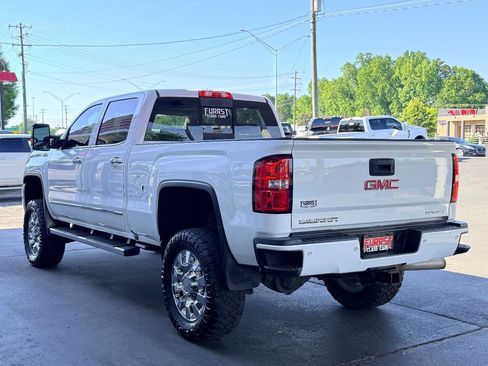 Used 2019 GMC Sierra 2500 Denali w/ Duramax Plus Package AWD/4WD image 5