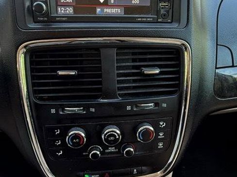 Used 2015 Dodge Grand Caravan SE w/ Quick Order Package 29E SE FWD image 10