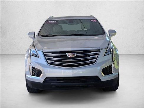 Used 2019 Cadillac XT5 FWD image 2