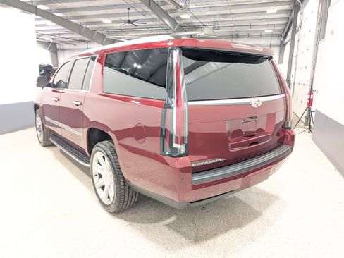 Used 2020 Cadillac Escalade ESV Luxury AWD/4WD image 5