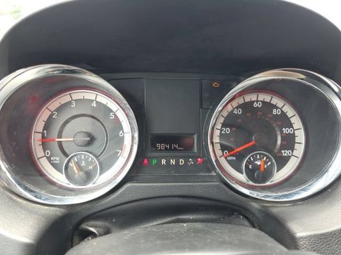 Used 2016 Dodge Grand Caravan SXT FWD image 18