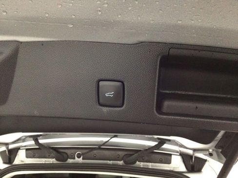 Used 2023 Ford Escape Platinum AWD/4WD image 24