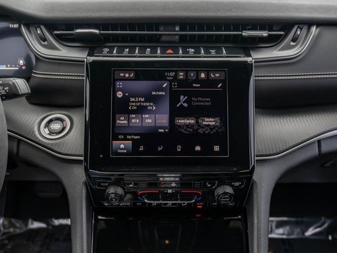 Used 2023 Jeep Grand Cherokee Altitude image 19