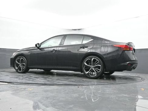Used 2024 Nissan Altima 2.5 SR FWD image 49