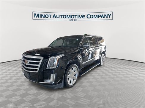 Used 2017 Cadillac Escalade ESV Premium Luxury image 4