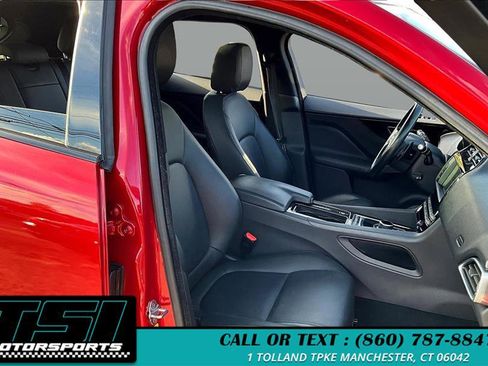 Used 2018 Jaguar F-PACE Premium image 7