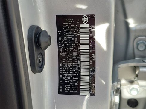 Used 2024 Toyota Corolla SE image 32