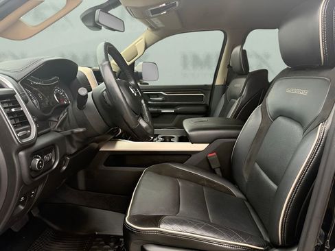 Used 2019 RAM 1500 Laramie AWD/4WD image 10