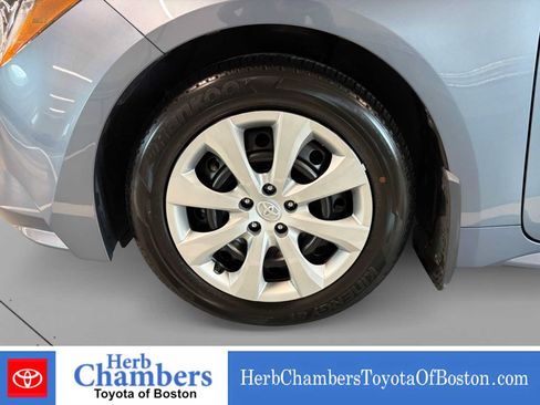 Used 2025 Toyota Corolla LE FWD image 9