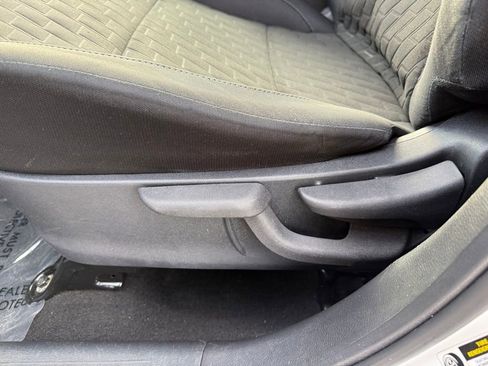 Used 2023 Nissan Kicks SV image 7