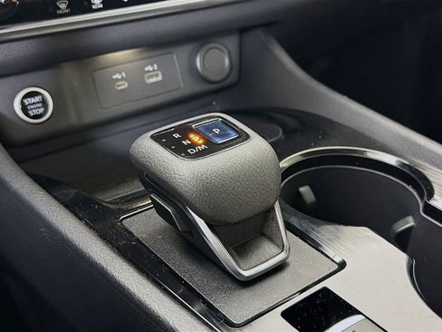 Used 2021 Nissan Rogue SV image 16