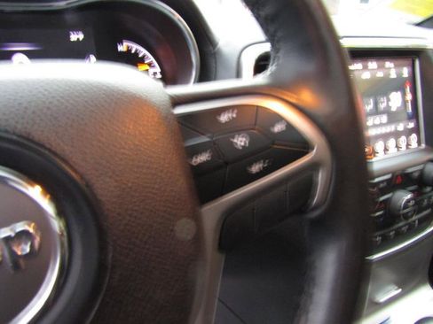 Used 2018 Jeep Grand Cherokee Overland image 23