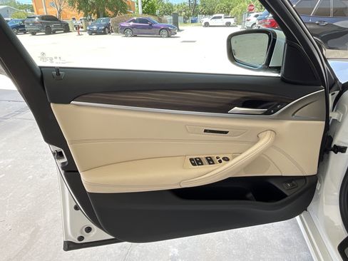 Certified 2023 BMW 530i w/ Convenience Package RWD image 8