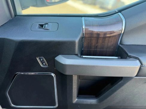 Used 2017 Ford F150 Platinum w/ Equipment Group 701A Luxury image 24