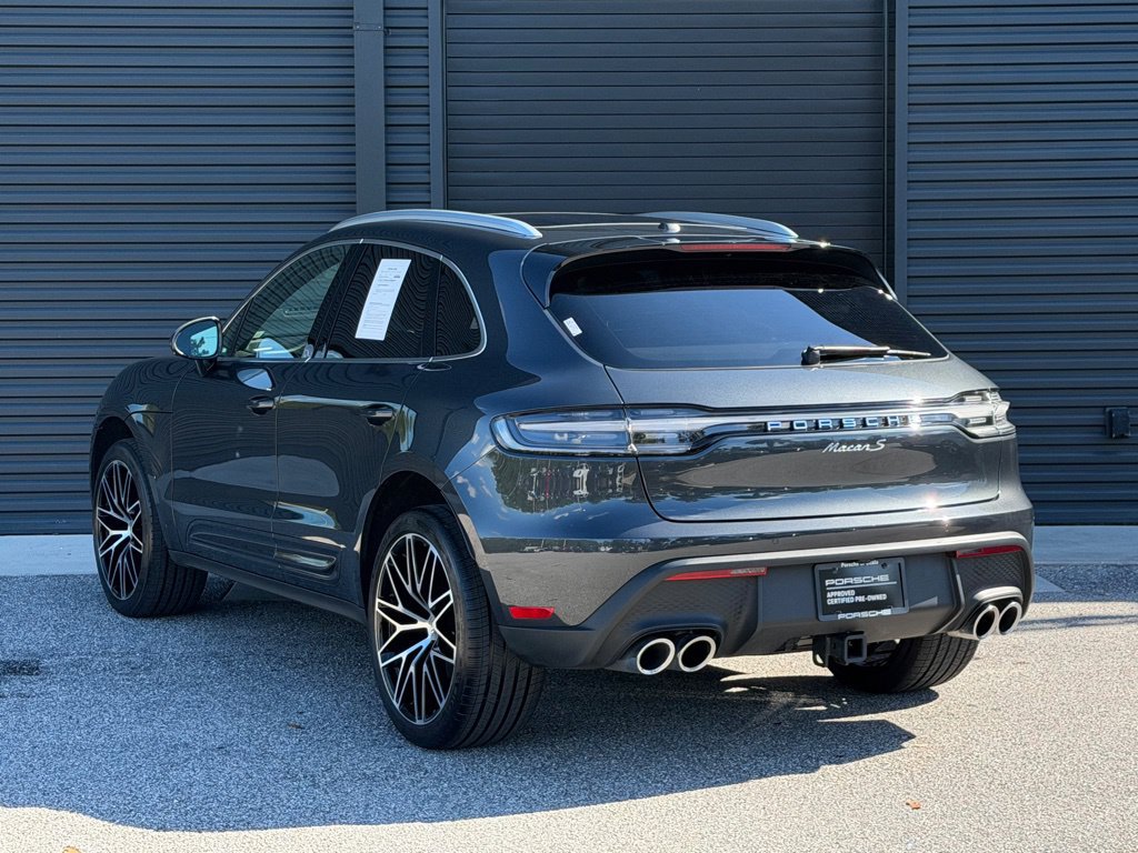 Certified 2025 Porsche Macan S AWD/4WD image 3