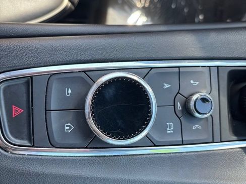 Used 2023 Cadillac Escalade Premium Luxury AWD/4WD image 28