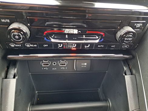 New 2025 Jeep Grand Cherokee Laredo image 10