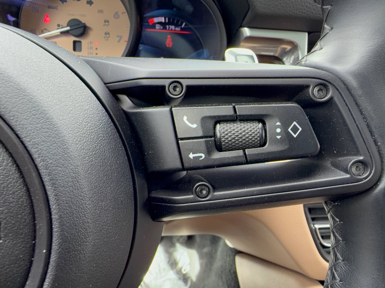 Certified 2023 Porsche Macan S AWD/4WD image 19
