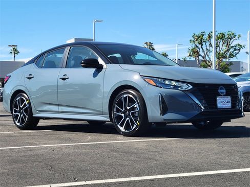 New 2025 Nissan Sentra SR w/ SR Premium Package image 6