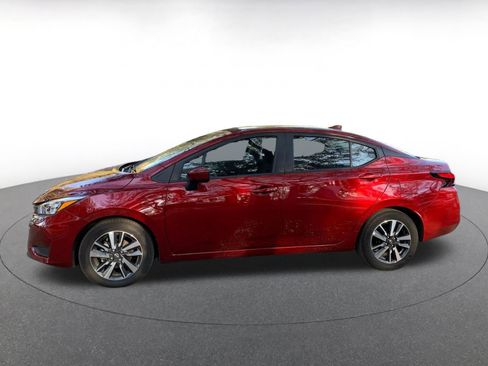 Used 2025 Nissan Versa SV image 4